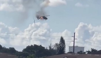 Спасательный вертолет разбился на глазах очевидцев в США