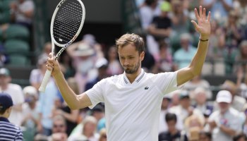 Медведев одержал победу на старте US Open