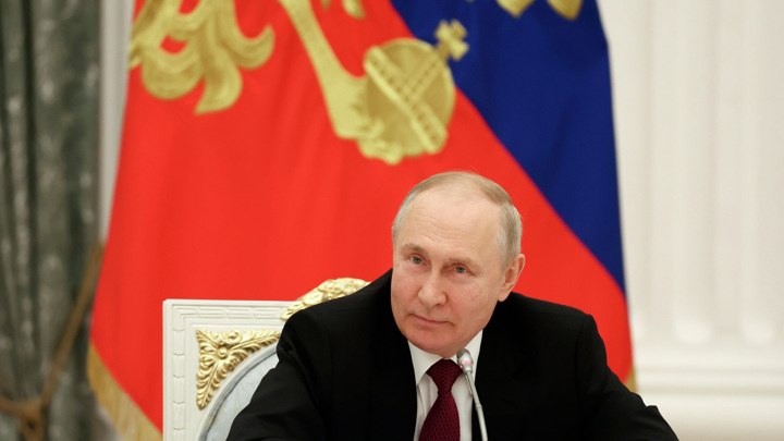 Путин предложил обсудить вывод иностранных войск с территории Ливии Путин предложил обсудить вывод иностранных войск с территории Ливии